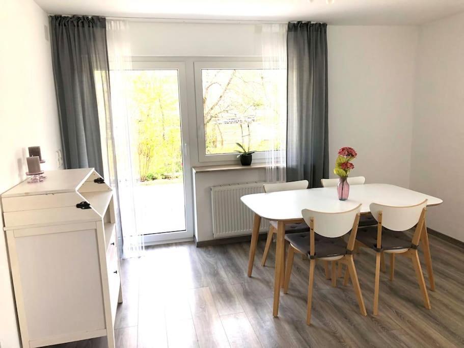 Schoene Ferienwohnung Direkt Am Neckar Deisslingen Luaran gambar