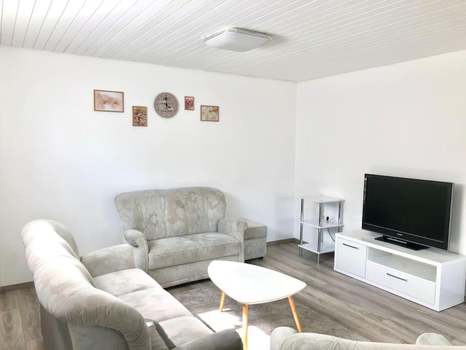 Schoene Ferienwohnung Direkt Am Neckar Deisslingen Luaran gambar